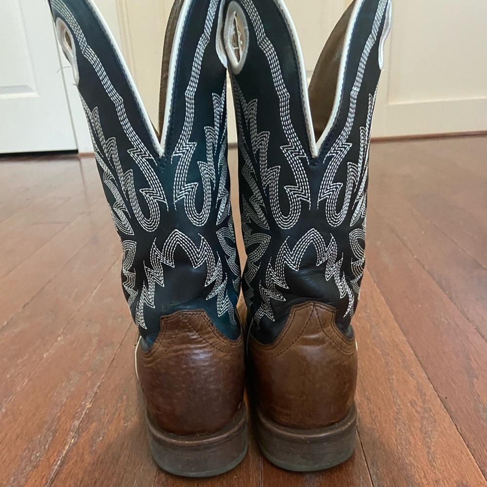 Ariat Boots - Picture 2 of 5